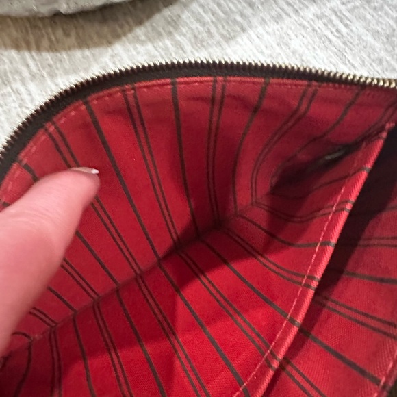 ✨💎BEAUTIFUL💎✨Louis Vuitton Damier Ebene Wristlet Pouch w/ Coa and dustbag - Picture 11 of 11